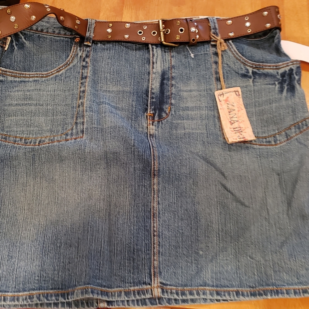 New! Skirt